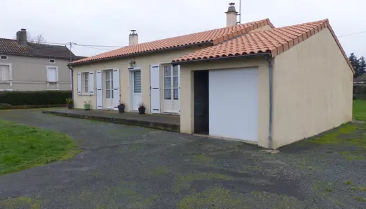 Dpt Deux Sèvres (79), à vendre VASLES maison plain-pied P4  - Terrain 1750 m² 