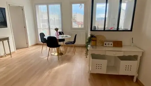 Appartement de 42m2 avec balcon refait à neuf, à 10min a pied de la gare RER A- Le PARC de Saint 