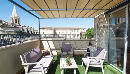 Studio en dernier étage avec grande terrasse, 45m2 total 