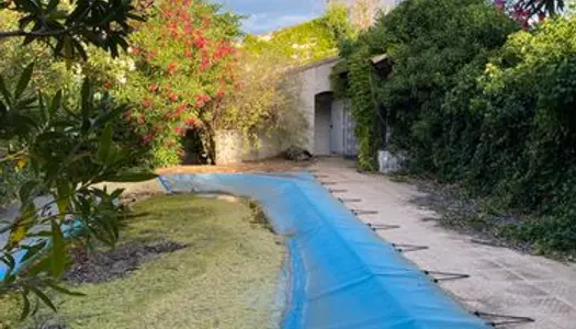Maison à rénover avec piscine 