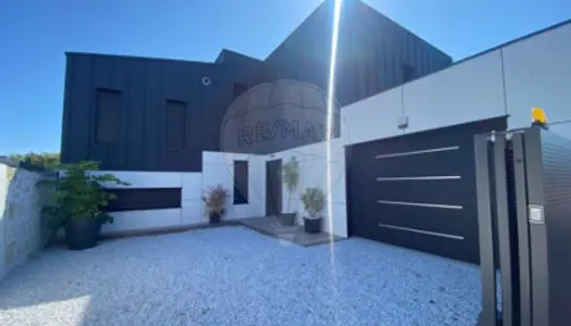 Maison - Villa Vente Vaux-sur-Mer 6p 216m² 1823000€