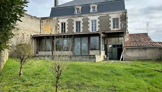 Maison 12 pièces 375 m²