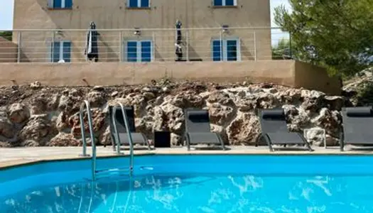 Maison T5 avec vue sur la rade de Toulon avec piscine 