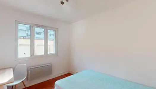 Chambre 4 pièces 65 m² 