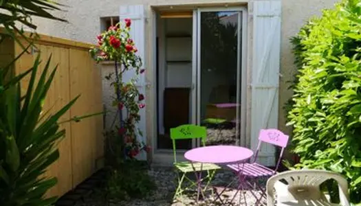 Petit studio dans villa, avec jardin privé. Très bon quartier et très calme