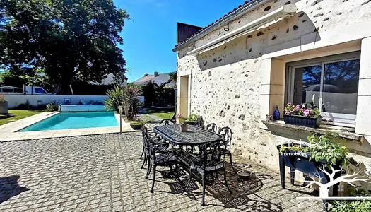 Villa 7 pièces 221 m² 