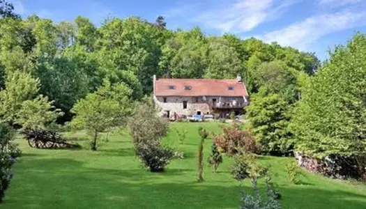 HAUTE VIENNE. Près d'Eymoutiers. Maison en pierre avec 3 chambr 