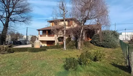 TIGNIEU BELLE VILLA SUR 1079 M2 DE TERRAIN