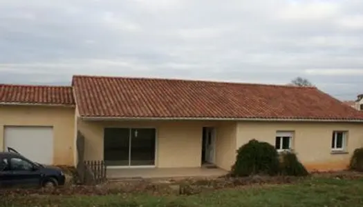 Maison - Villa Location Terrasson-Lavilledieu 4p 100m² 785€