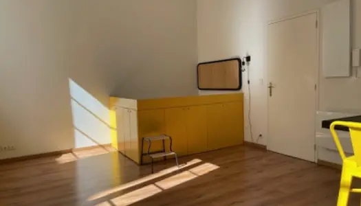 Studio 1 pièce 27 m² 