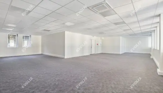 Bureau 198 m² 