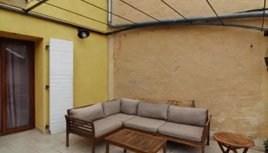 JOUQUES - Maison de village avec terrasse et garage à vendre