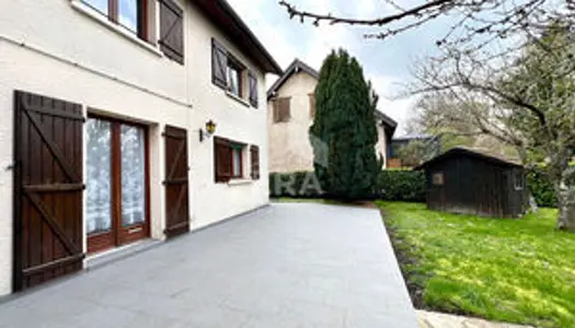 Maison Saint Julien Les Metz avec jardin et 2 garages