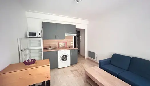 Studio 1 pièce 25 m² 