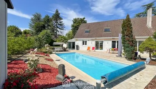 Maison - 214m² - Santeny 