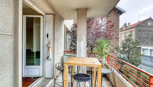 Appartement avec terrasse et garage 