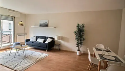 PUTEAUX RÉPUBLIQUE - APPARTEMENT 2 PIECES MEUBLE - 1 350€ CC 