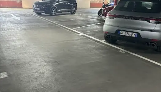 Parking 55 m² 