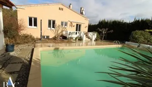 Proche de Limoux, Villa avec jardin piscine et gite