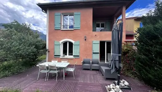 Maison 105 m² avec jardin, 3 chambres, grand terrain - 1250€/mois CC 