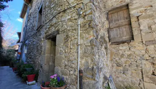 Maison de village à Villars-sur-var