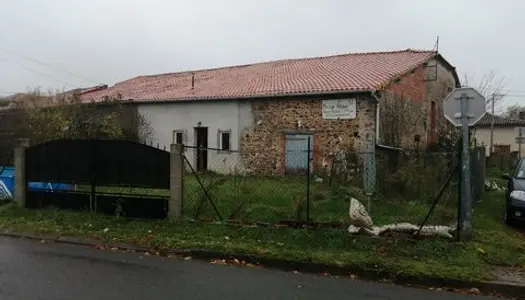 Abzac -2 maisons avec grange, jardin et terrain sé 