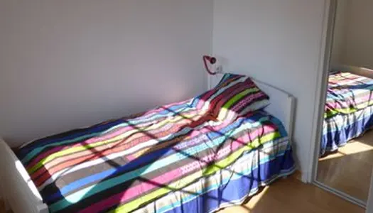 Chambre meublée de 10 m2 dans maison 