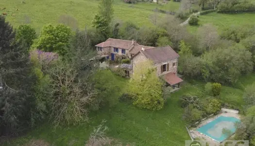 Belle et spacieuse maison avec magnifique vues et piscine.