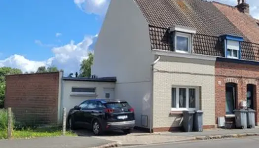 Maison semi individuelle avec grand jardin