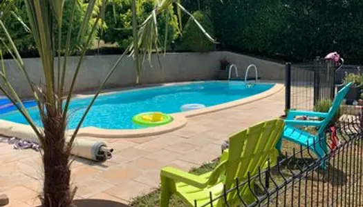 Maison Lay Saint Christophe 5ch, 3 sdb, jardin et piscine 