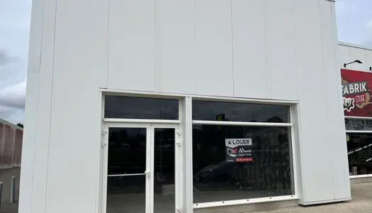 Local commercial 155 m² 