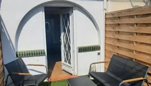 Studio climatisé avec jardin 