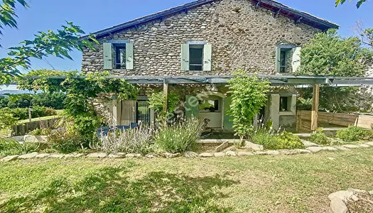 A vendre maison en pierre renovee proximite Sisteron. 