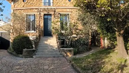 Vends belle meulière avec jardin arboré 