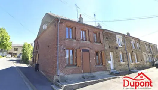 Maison à Maubert-Fontaine avec trois chambres beaux volumes et