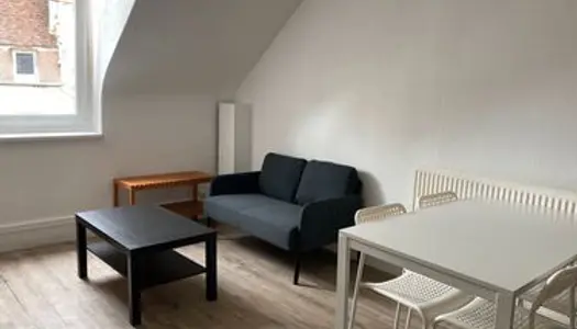Appartement meuble refait a neuf 