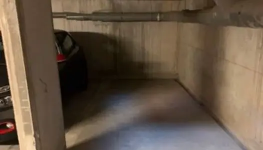 Parking garage souterrain 