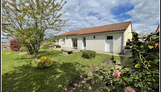 Dpt Deux Sèvres (79), à vendre ALLONNE maison P5 de 100,81 m² - Terrain de 721,00 m² - Plain 
