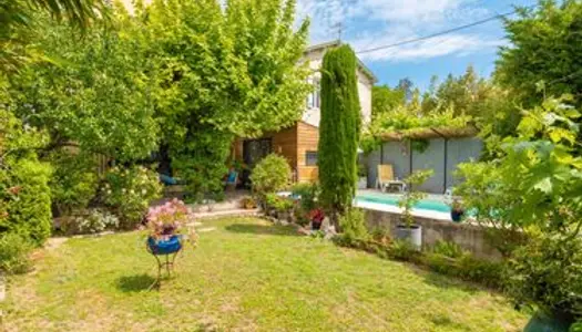 Maison de T5 avec jardin, piscine, stationnements et studio - Beaumont / Marseille 12 