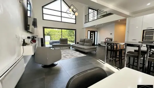 Maison 7 pièces 220 m² 