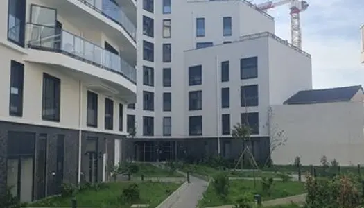 Appartement meublé de 78 m² loué en colocation (3 personnes) dans résidence neuve au centre-vill