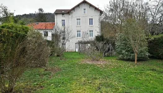 A vendre CAHORS maison 10 pièces de 200m² - 6 chambres - Terrain 1295m²