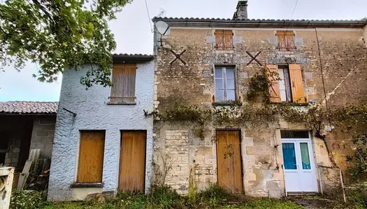 Dpt Charente (16), à vendre COULONGES maison P7 de 172 m² - Terrain de 643,00 m² 