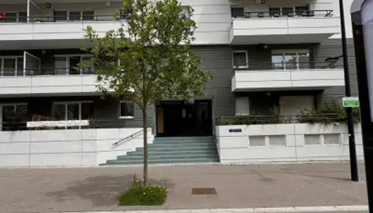 Studio 1 pièce 33 m² 