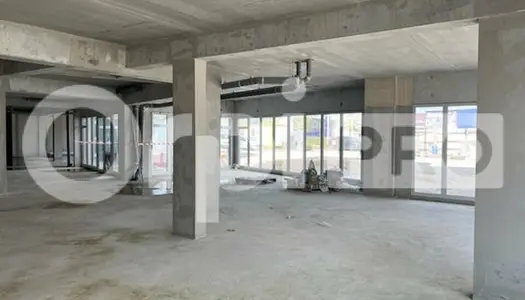 Local commercial 409 m²