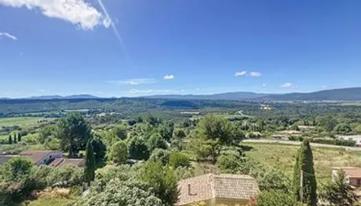 6 kms de Saint Maximin la Sainte Baume, terrasse avec vue panoramique 