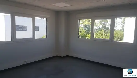 Bureau 476 m² 