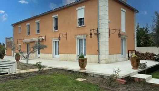 Maison 5 pièces 285 m²