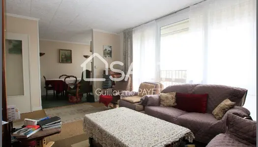 APPARTEMENT F4 DANS PETITE RESIDENCE DE 6 BATIMENTS CLOTUREE AU MILIEU DE LA ZONE PAVILLONNAIRE DE M