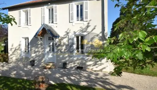 Maison 8 pièces 144 m²